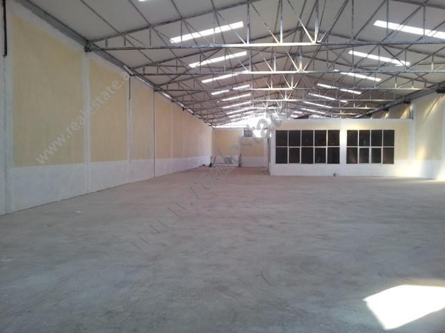 Warehouse for sale in Ura e Limuthit street in Tirana.
The warehouse offers a surface of 580 m2.
I